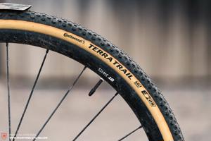 CONTINENTAL plášť - TERRA TRAIL SHIELDWALL 28x1.35 - černá/béžová