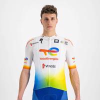 SPORTFUL Cyklistický dres s krátkým rukávem - TOTAL ENERGIES 2022 - bílá/modrá/oranžová/žlutá